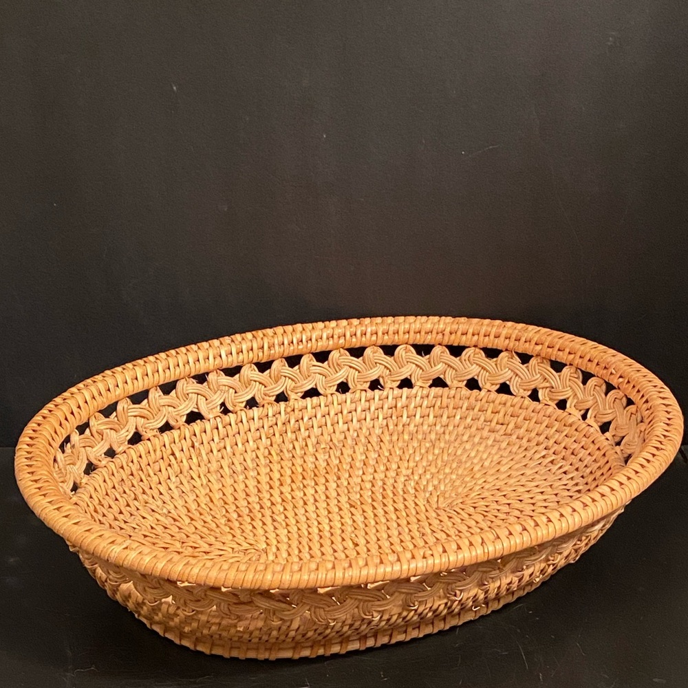Vin oval woven rattan wicker fruit bowl tray